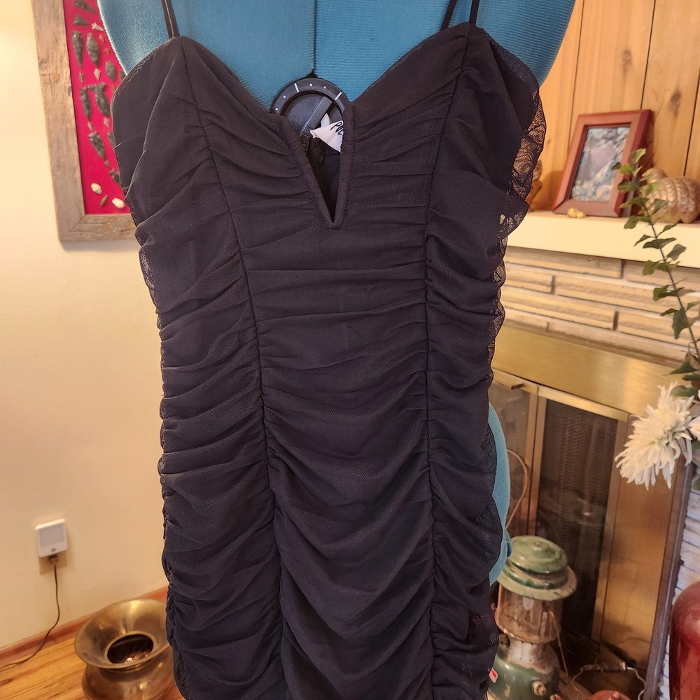 🔥 GOING FAST: Princess Polly Black Ruched Maxi Dress - NWT 🔥 - Picture 2 of 7